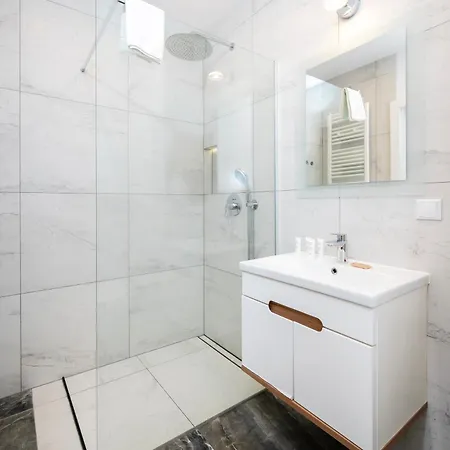 Apartment Manufaktura Comfort By Bookinghost *
