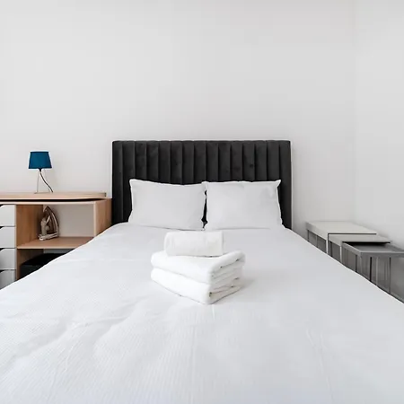 Manufaktura Comfort By Bookinghost * وودج